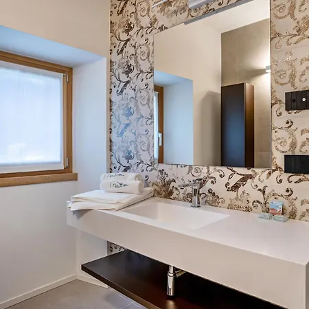 Apartment Midum Domus *